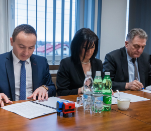 Podpisane umowy na realizację kolejnych zadań z zakresu gospodarki wodno- ściekowej