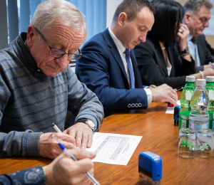 Podpisane umowy na realizację kolejnych zadań z zakresu gospodarki wodno- ściekowej