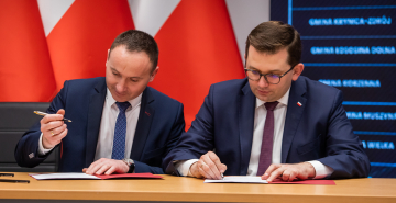 Podpisanie umowy na remont drogi