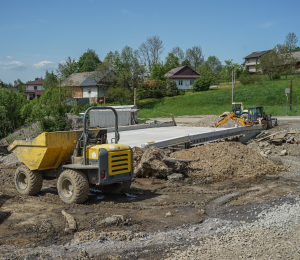 Imponujący postęp prac na placu budowy szkoły w Gródku !
