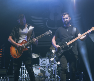 Dożynki gminne w Stróżach-koncert zespołu ŁZY