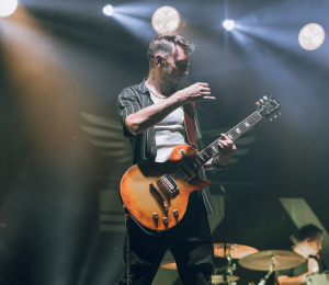 Dożynki gminne w Stróżach-koncert zespołu ŁZY
