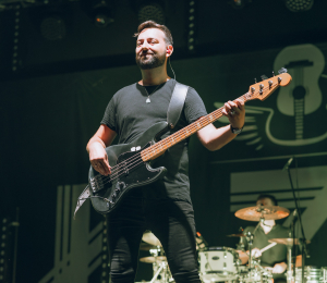 Dożynki gminne w Stróżach-koncert zespołu ŁZY