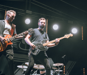 Dożynki gminne w Stróżach-koncert zespołu ŁZY