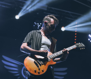 Dożynki gminne w Stróżach-koncert zespołu ŁZY