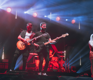 Dożynki gminne w Stróżach-koncert zespołu ŁZY