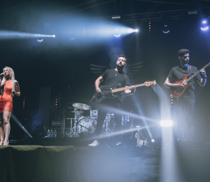 Dożynki gminne w Stróżach-koncert zespołu ŁZY