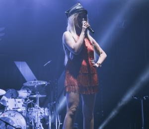 Dożynki gminne w Stróżach-koncert zespołu ŁZY
