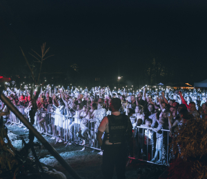 Dożynki gminne w Stróżach-koncert zespołu ŁZY