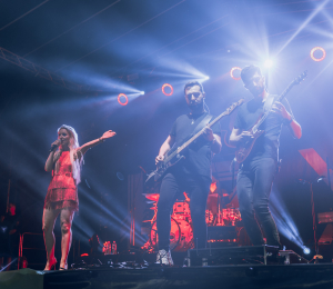 Dożynki gminne w Stróżach-koncert zespołu ŁZY