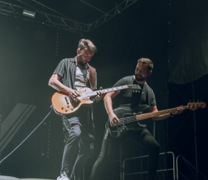 Dożynki gminne w Stróżach-koncert zespołu ŁZY