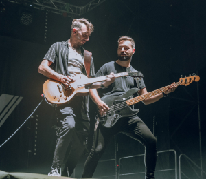 Dożynki gminne w Stróżach-koncert zespołu ŁZY