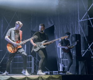 Dożynki gminne w Stróżach-koncert zespołu ŁZY