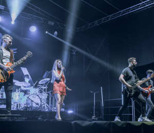 Dożynki gminne w Stróżach-koncert zespołu ŁZY
