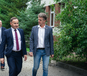 Kompleksowy remont budynku Zespołu Szkolno-Przedszkolnego w Stróżach dobiegł końca!