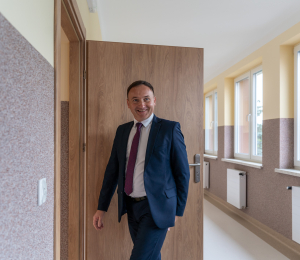 Kompleksowy remont budynku Zespołu Szkolno-Przedszkolnego w Stróżach dobiegł końca!
