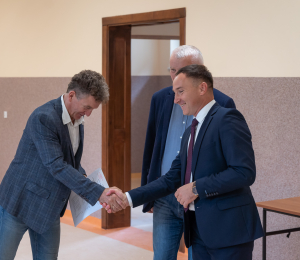 Kompleksowy remont budynku Zespołu Szkolno-Przedszkolnego w Stróżach dobiegł końca!