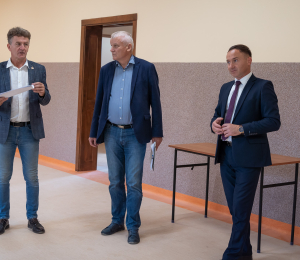 Kompleksowy remont budynku Zespołu Szkolno-Przedszkolnego w Stróżach dobiegł końca!