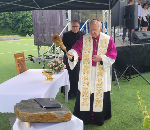 Wmurowanie kamienia węgielnego pod rozbudowę hospicjum w Stróżach