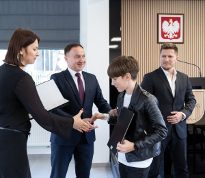 6 uczniów z terenu Gminy Grybów otrzymało stypendium za wybitne osiągnięcia w nauce i sporcie.