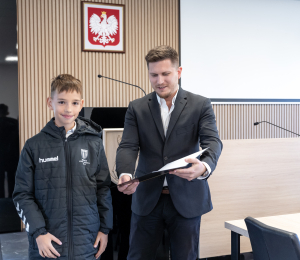 6 uczniów z terenu Gminy Grybów otrzymało stypendium za wybitne osiągnięcia w nauce i sporcie.