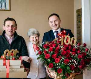 Jubileusz 100-tnych urodzin mieszkanki Stróż