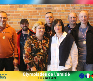 Uczniowie z 5 szkół z naszej gminy na „olimpiadzie przyjaźni” w Chatetau-Thierry we Francji.