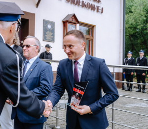OSP Siołkowa ma nowy samochód  rozpoznawczo – ratowniczy.