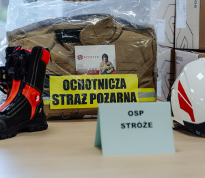 Przekazanie odzieży ochronnej dla OSP z Gminy Grybów.