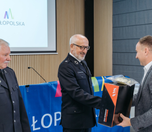 Przekazanie odzieży ochronnej dla OSP z Gminy Grybów.