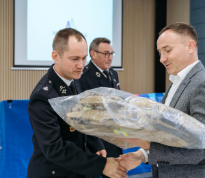 Przekazanie odzieży ochronnej dla OSP z Gminy Grybów.