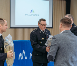 Przekazanie odzieży ochronnej dla OSP z Gminy Grybów.