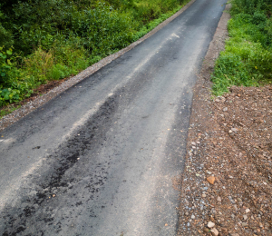 Kolejne 3 kilometry nowych nawierzchni bitumicznych 