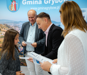 Najzdolniejsi uczniowie otrzymali stypendia Wójta Gminy Grybów