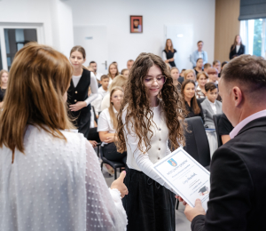 Najzdolniejsi uczniowie otrzymali stypendia Wójta Gminy Grybów