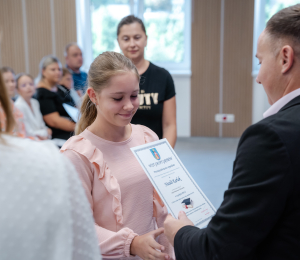 Najzdolniejsi uczniowie otrzymali stypendia Wójta Gminy Grybów