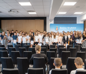 Najzdolniejsi uczniowie otrzymali stypendia Wójta Gminy Grybów