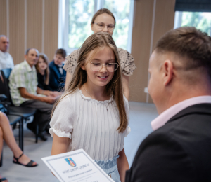 Najzdolniejsi uczniowie otrzymali stypendia Wójta Gminy Grybów