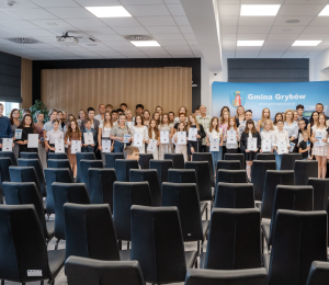 Najzdolniejsi uczniowie otrzymali stypendia Wójta Gminy Grybów