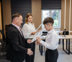 Najzdolniejsi uczniowie otrzymali stypendia Wójta Gminy Grybów