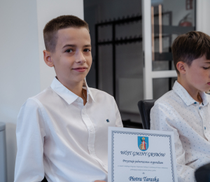 Najzdolniejsi uczniowie otrzymali stypendia Wójta Gminy Grybów