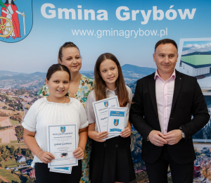Najzdolniejsi uczniowie otrzymali stypendia Wójta Gminy Grybów