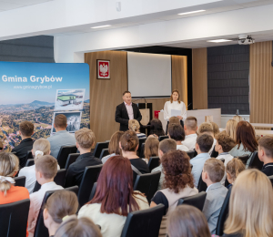 Najzdolniejsi uczniowie otrzymali stypendia Wójta Gminy Grybów