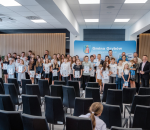 Najzdolniejsi uczniowie otrzymali stypendia Wójta Gminy Grybów