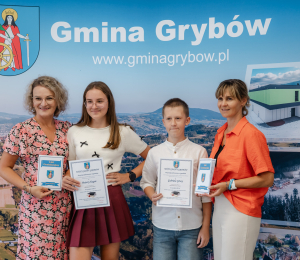 Najzdolniejsi uczniowie otrzymali stypendia Wójta Gminy Grybów