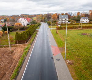 Nowa nawierzchnia na drodze powiatowej Stróże – Wyskitna – Polna