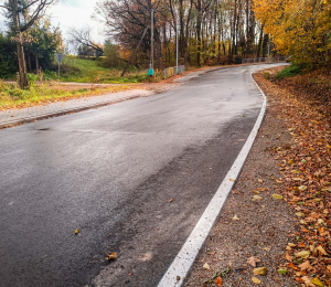 Nowa nawierzchnia na drodze powiatowej Stróże – Wyskitna – Polna