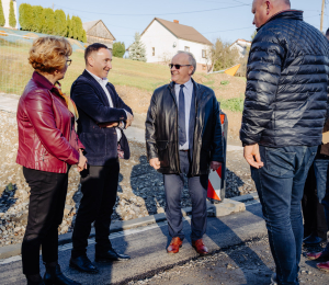 Samorządowcy z wizytą na inwestycjach w Gminie Grybów