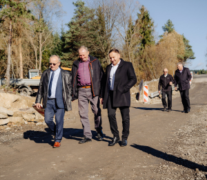 Samorządowcy z wizytą na inwestycjach w Gminie Grybów