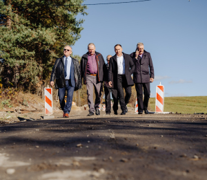 Samorządowcy z wizytą na inwestycjach w Gminie Grybów